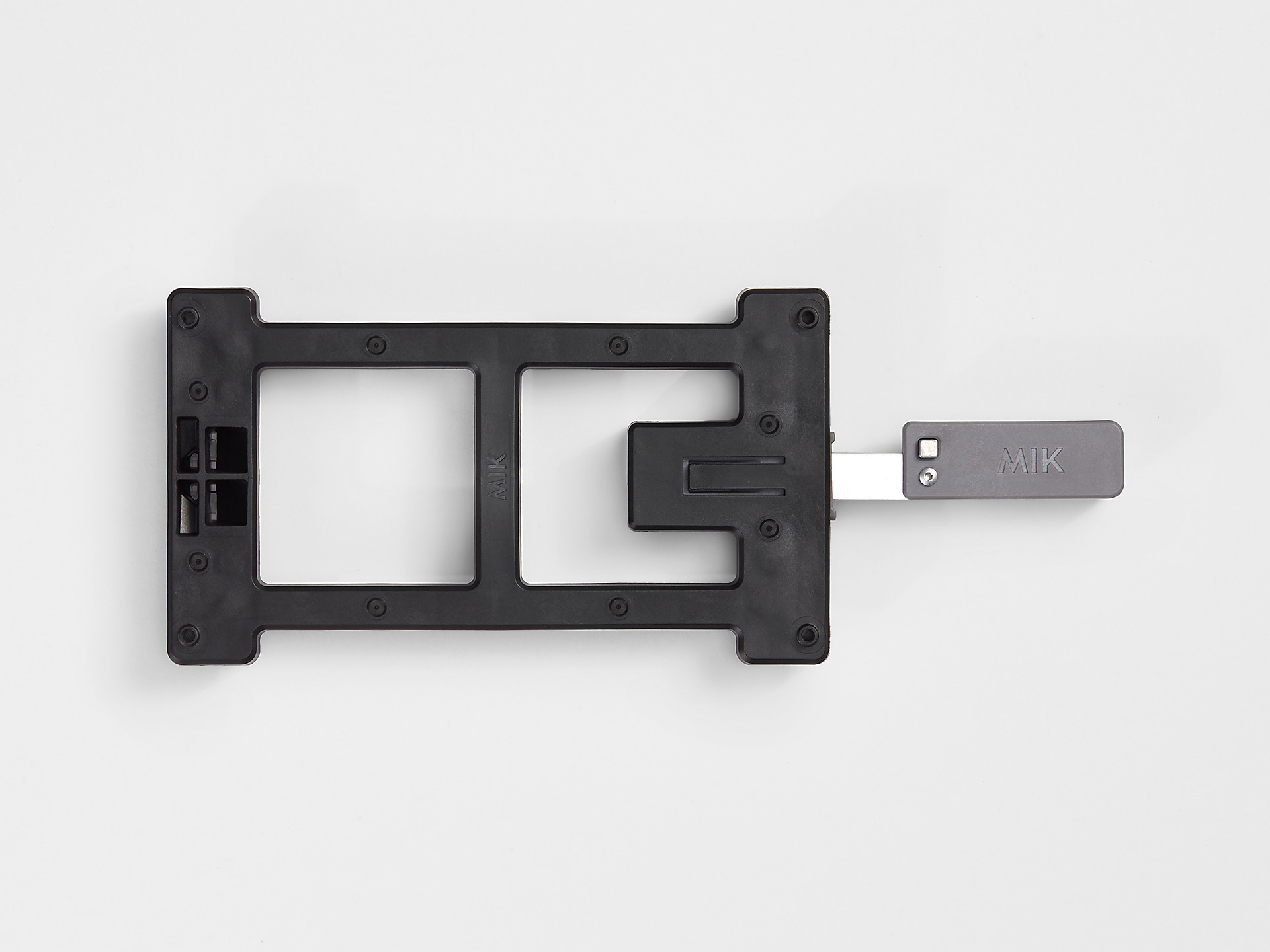 BontragerMIKAdapterPlate 32728 A Primary