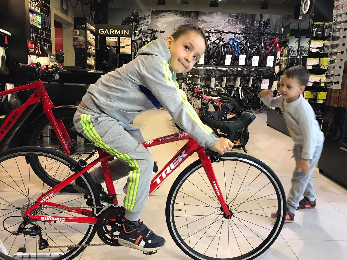 Rower szosowy dla dziecka uzupełnia nasza pełna ofertę rowerów dla dzieci.