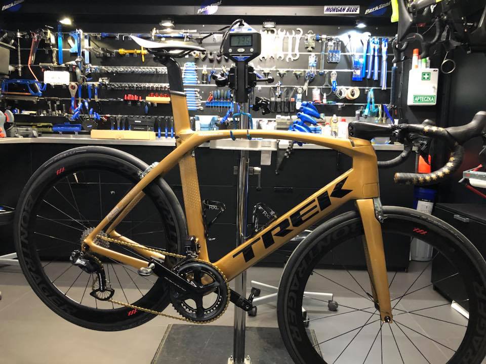 Złoty rower z fabrykarowerów.com
