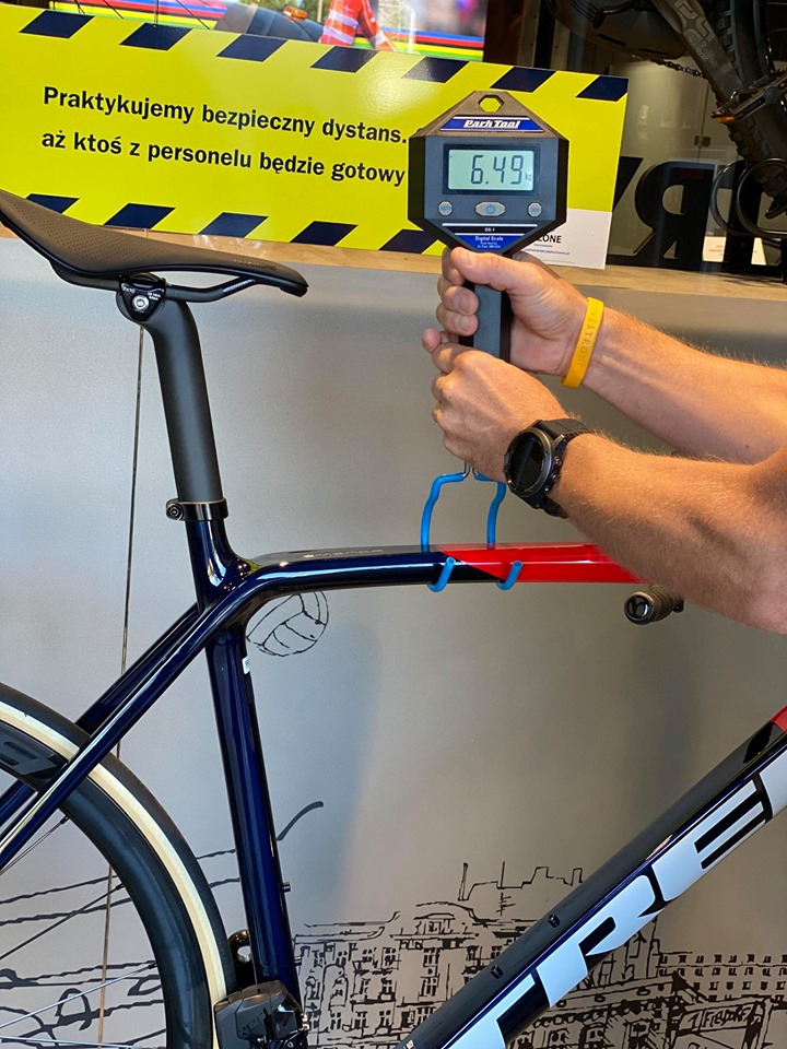 Przedstawiamy rower Trek Émonda SLR 9 eTap model 2021