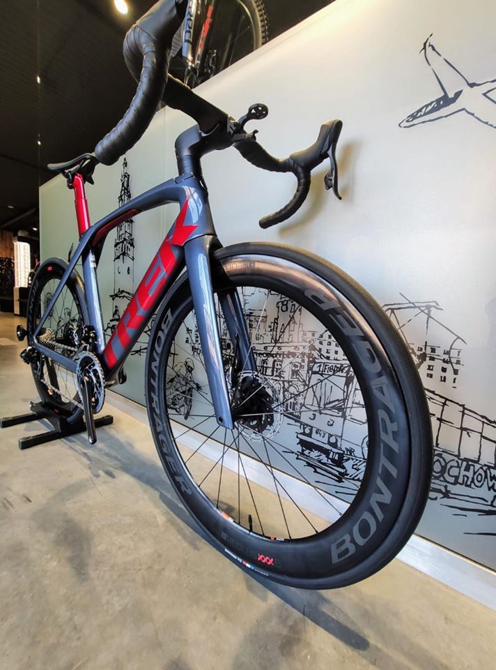 Trek Madone SLR 9 DISC eTap w ProjectOne Trek Madone SLR 9 DISC eTap w ProjectOne