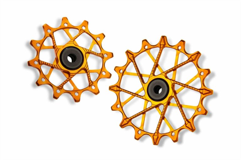 IMPORTANT: Bolts for pulleys are not included ordered together with a cage