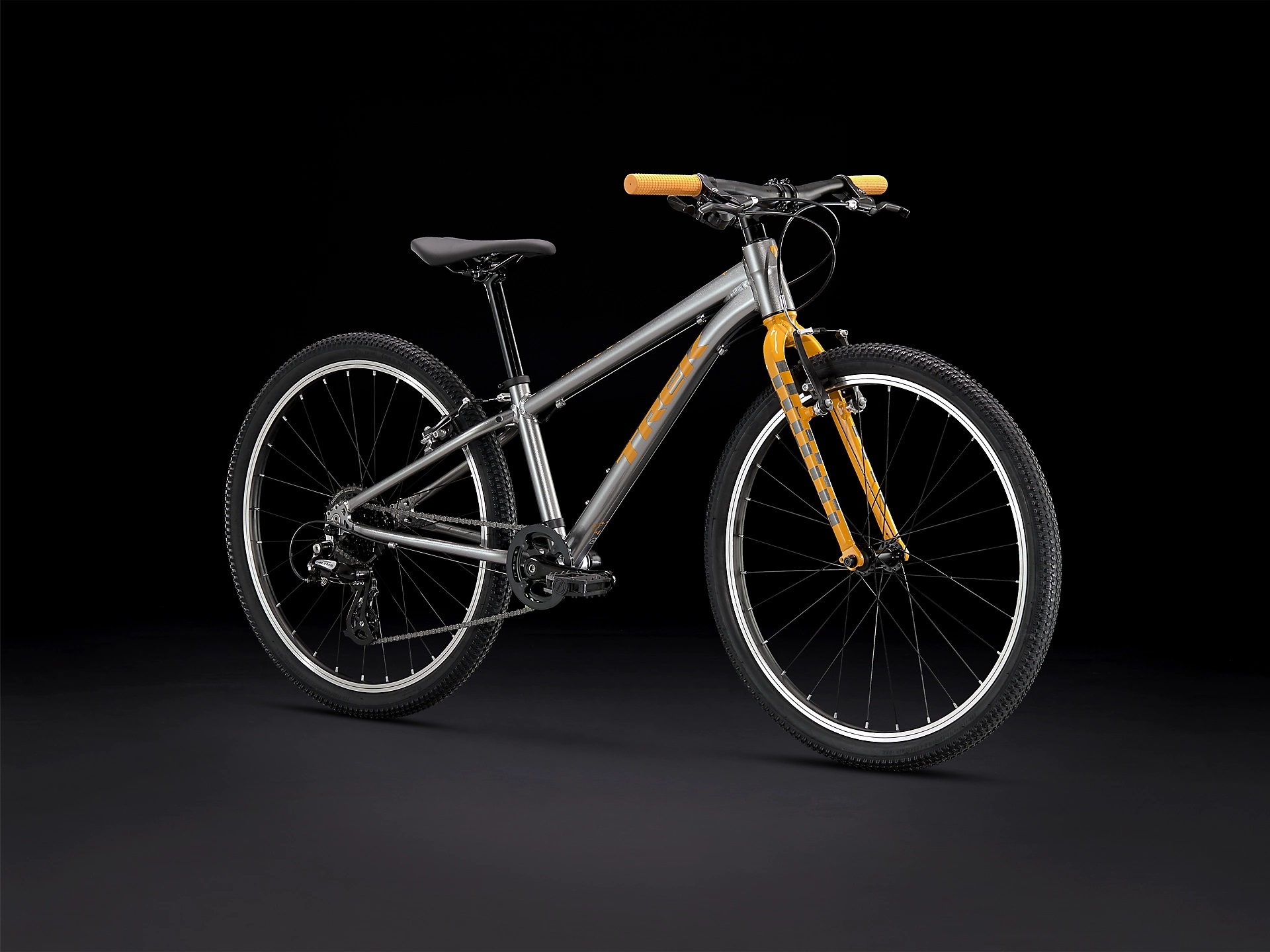 Wahoo24 23 37054 F Portrait