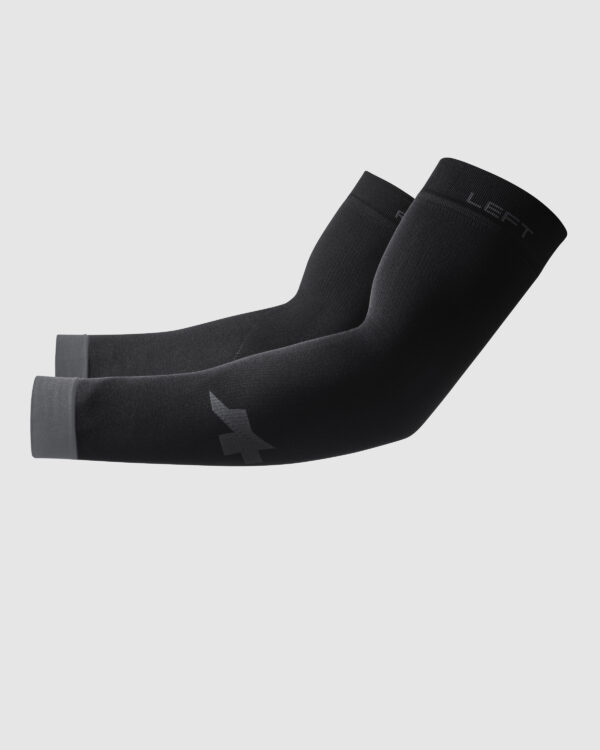 Ocieplacze na ramiona ASSOS ARM PROTECTOR Black Series Unisex