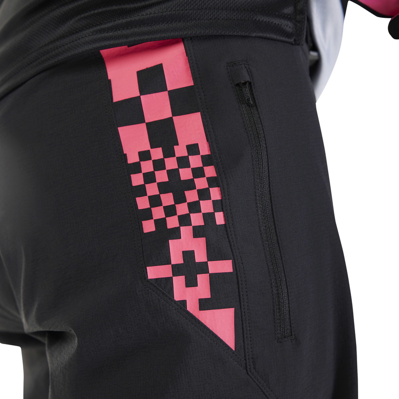 Spodenki rowerowe FOX RANGER DIGI IMAGE Shorts Black (8) Spodenki rowerowe FOX RANGER DIGI IMAGE Shorts Black