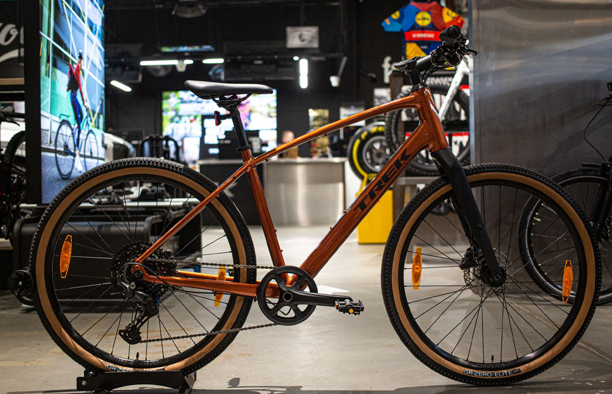 Trek Dual Sport 3 - Wszechstronny rower hybrydowy na każdą nawierzchnię