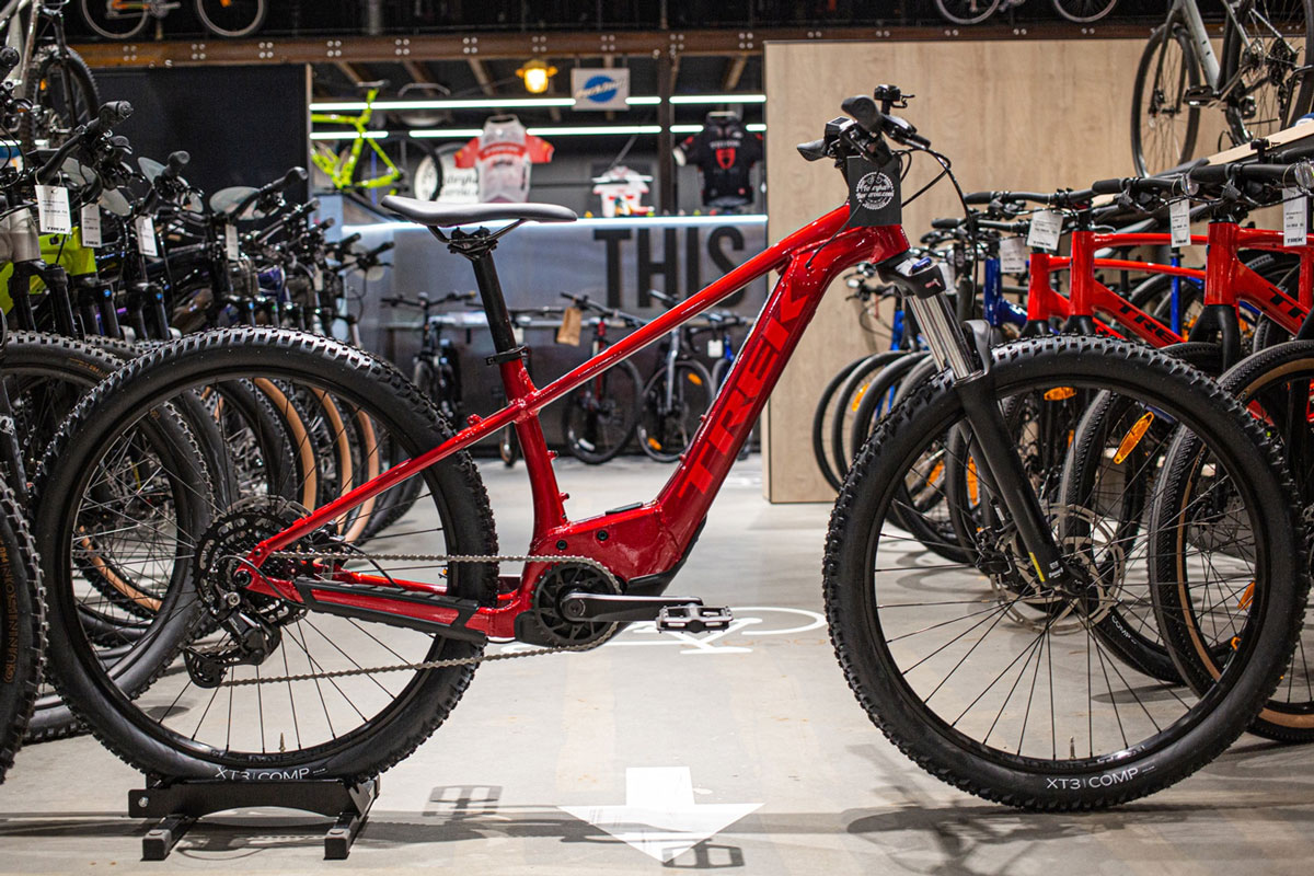 Trek Marlin+ 6 - Wszechstronny elektryczny rower górski dla miłośników górskich szlaków