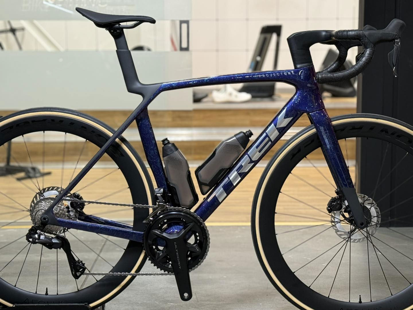 Trek Madone SLR 7 Gen 8 2026 Gdy Aerodynamika Spotyka Si Z Perfekcj Trek Madone SLR 7 Gen 8 2026 Gdy Aerodynamika Spotyka Si Z Perfekcj