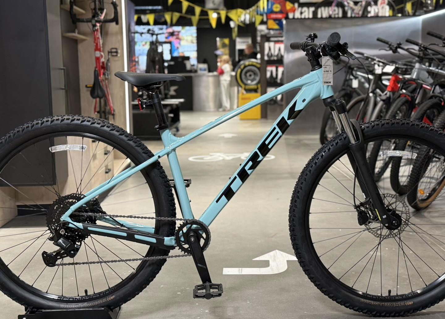 HELLO　　Trek Marlin 5 トレック　マーリン5 M29er Trek MARLIN 5 29 Matte Dnister Black Dream-Bike