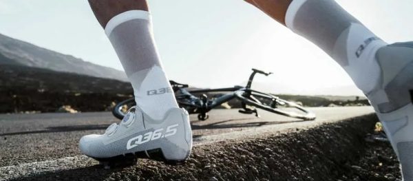 Skarpety rowerowe OAKLEY x Q36.5 Clima Socks - White