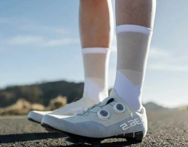 Skarpety rowerowe OAKLEY x Q36.5 Clima Socks - White