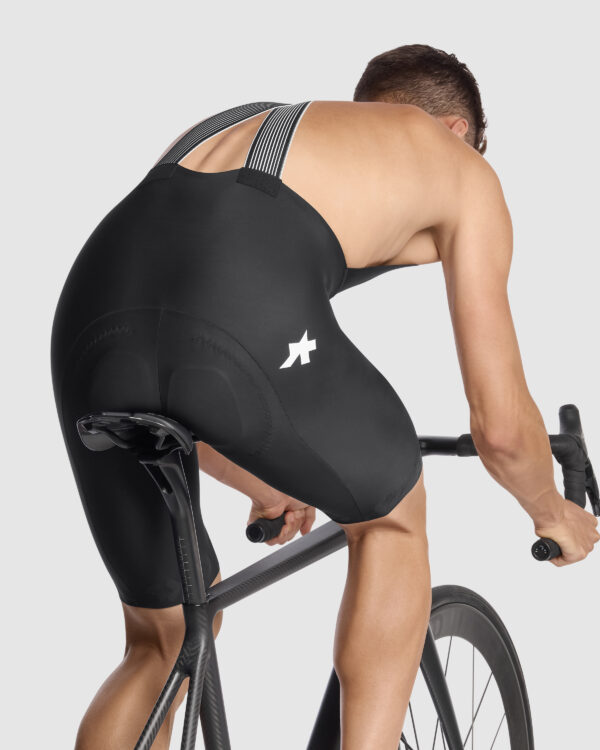 Spodenki rowerowe na szelkach ASSOS EQUIPE R S11 bib shorts - obrazek 8