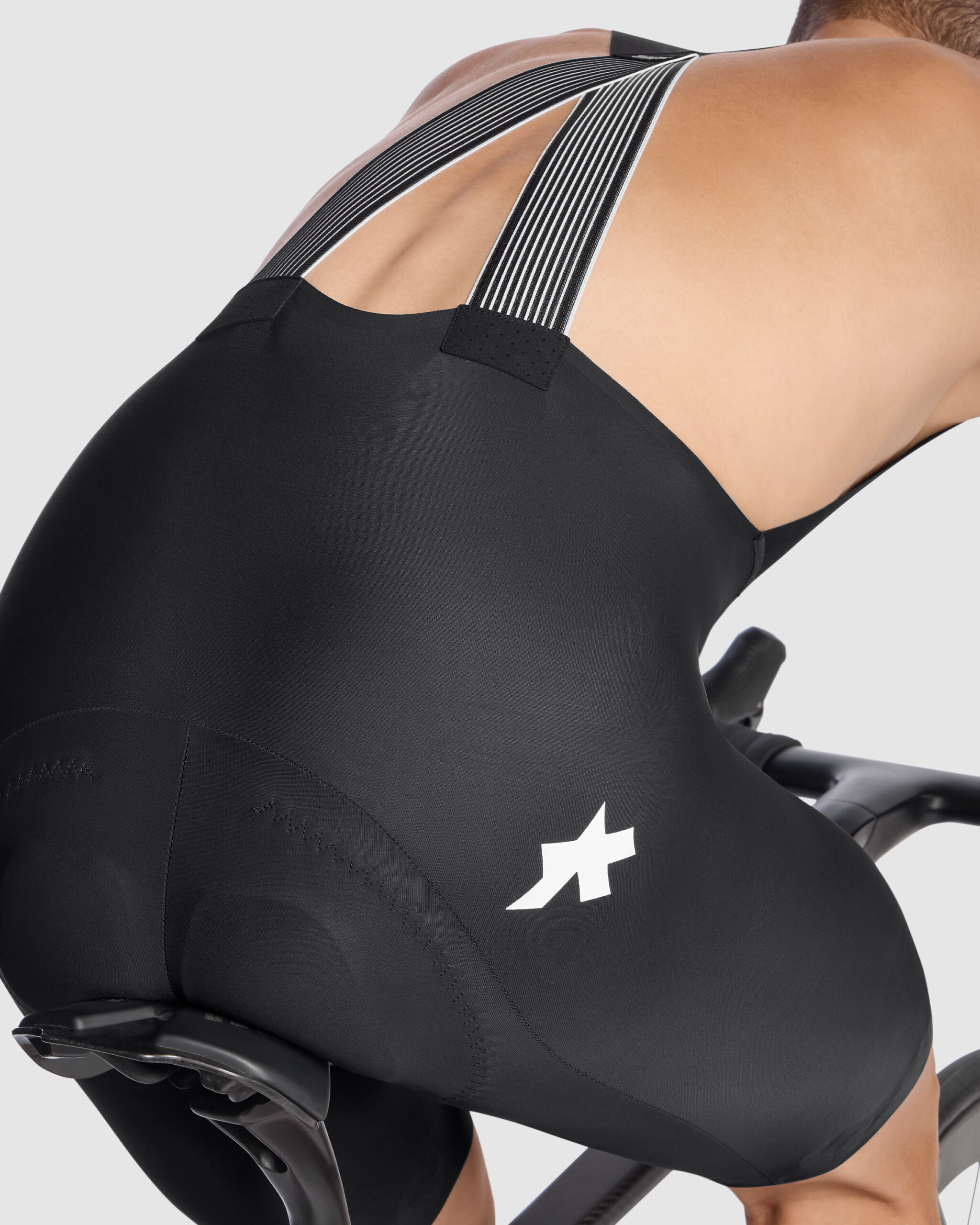 Spodenki rowerowe na szelkach ASSOS EQUIPE R bib shorts S11 Black Series
