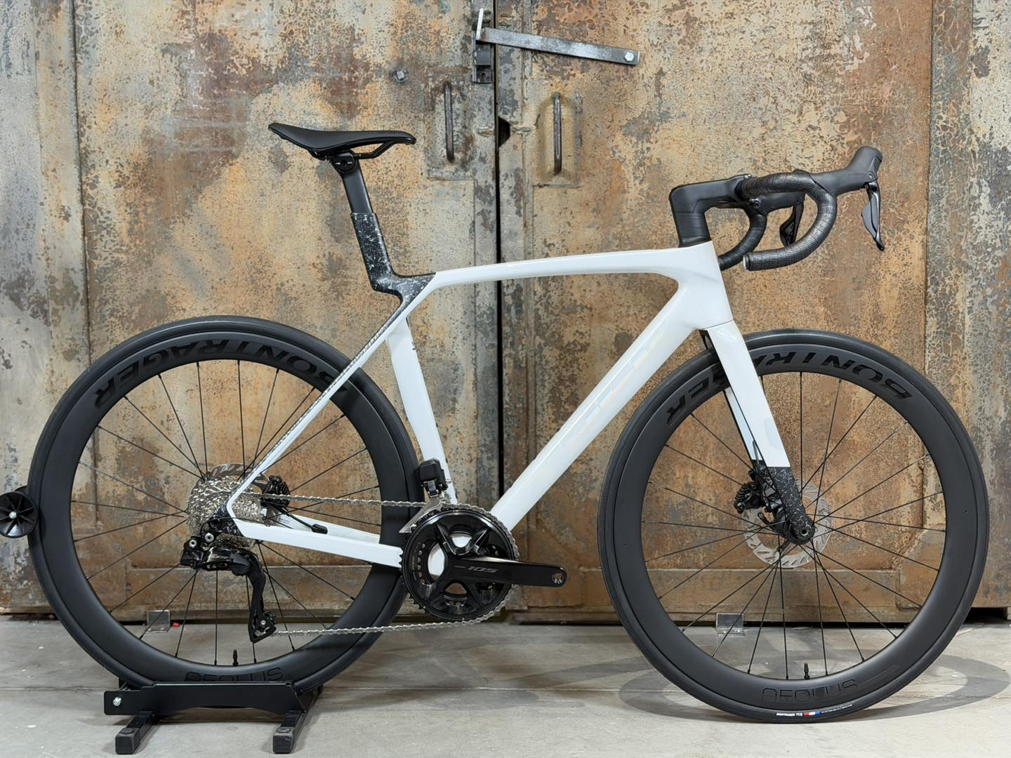 Trek Madone SL 6 Gen 8 - Technologia wyścigowa w przystępnej cenie Trek Madone SL 6 Gen 8 - Technologia wyścigowa w przystępnej cenie