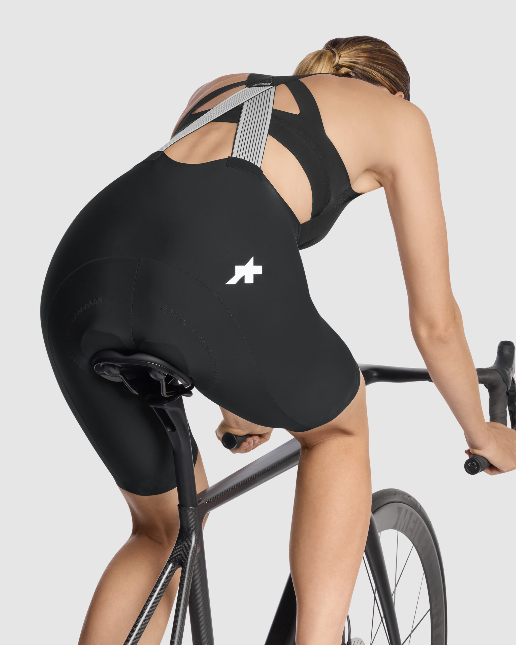 Damskie Spodenki Rowerowe Na Szelkach ASSOS DYORA R BIB SHORTS S11 Black Series