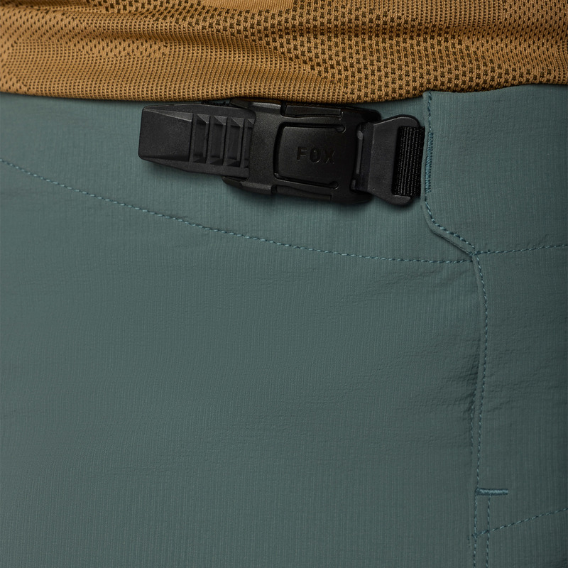 Damskie spodenki rowerowe FOX RANGER Sage (5) Damskie spodenki rowerowe FOX RANGER Sage