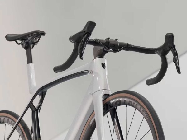 Trek Madone SL 6 Gen 8 aerodynamiczny rower szosowy - obrazek 5