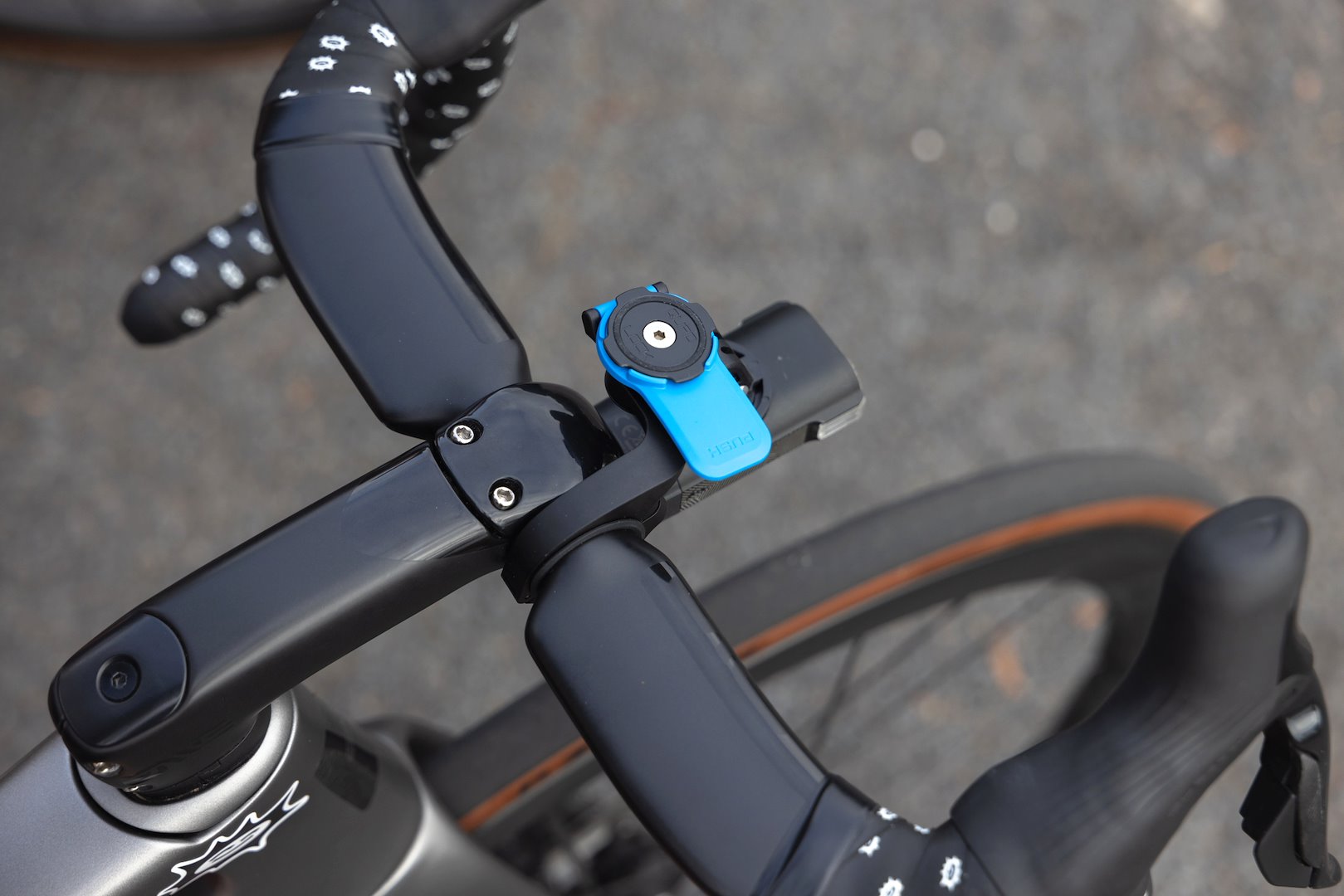 Uchwyt na telefon Quad Lock® Out Front Mount - V3