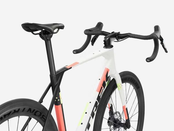 Trek Domane SL 6 AXS Gen 5 rower szosowy z włókna węglowego - obrazek 4