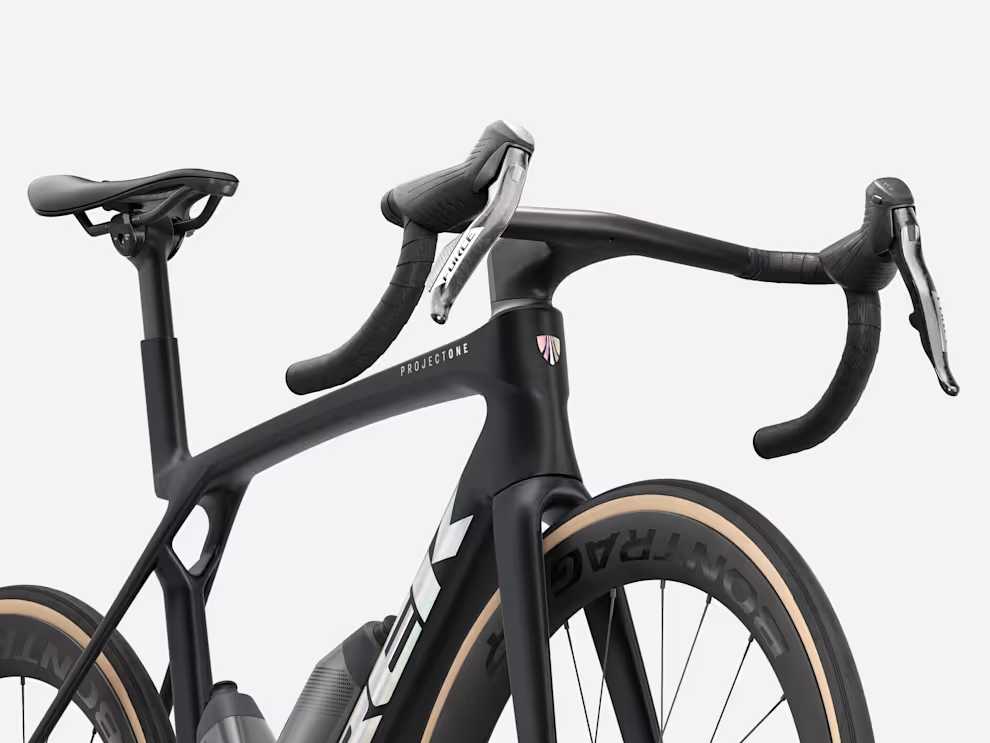 Trek Madone SLR 7 AXS Gen 8 Matte Deep Smoke