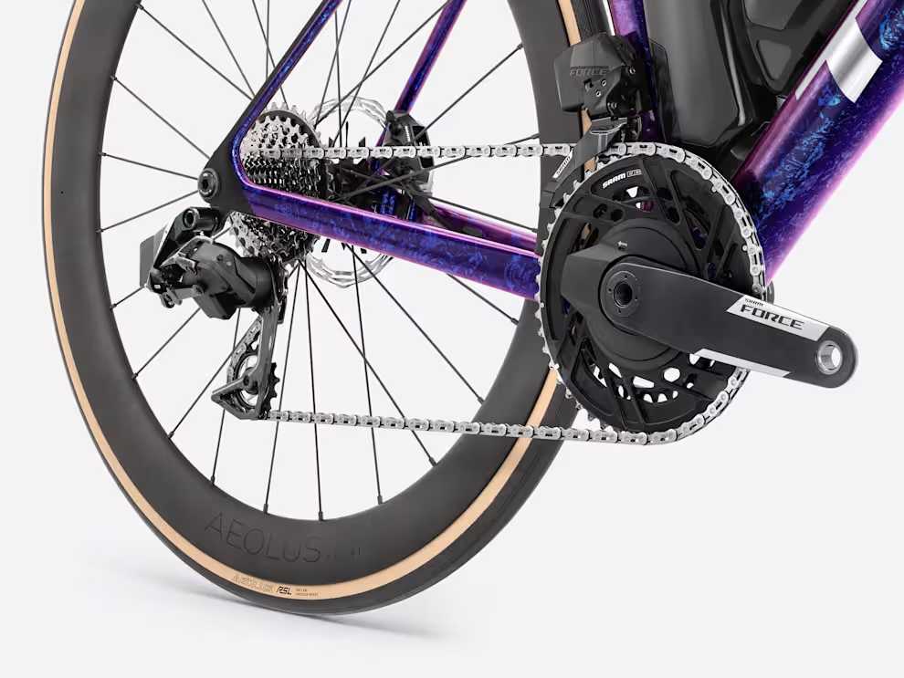 Trek Madone SLR 7 AXS Gen 8 Purple Phaze.Amethyst Marble (5) Trek Madone SLR 7 AXS Gen 8 Purple Phaze.Amethyst Marble