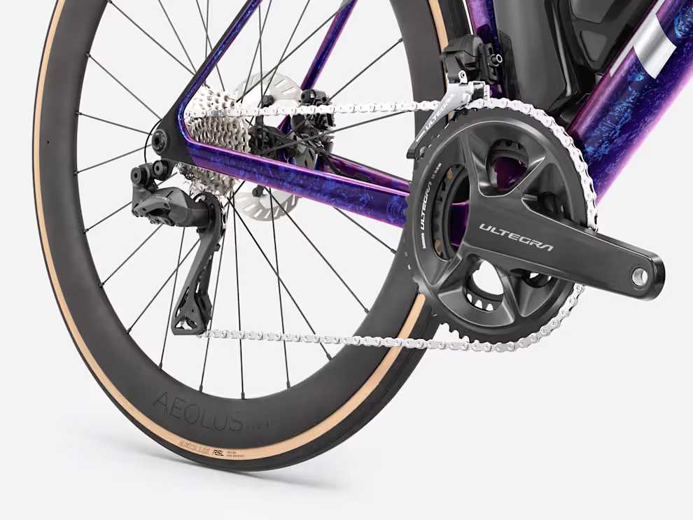 Trek Madone SLR 7 Gen 8 Purple Phaze. Amethyst Marble (5) Trek Madone SLR 7 Gen 8 Purple Phaze. Amethyst Marble