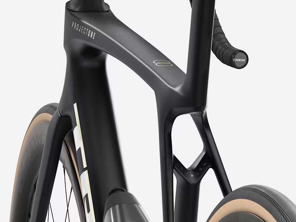Trek Madone SLR 9 Gen 8 Matte Deep Smoke (3)